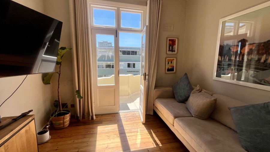2 Bedroom Property for Sale in Sea Point Western Cape